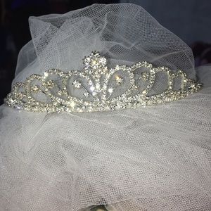 Tiara crown